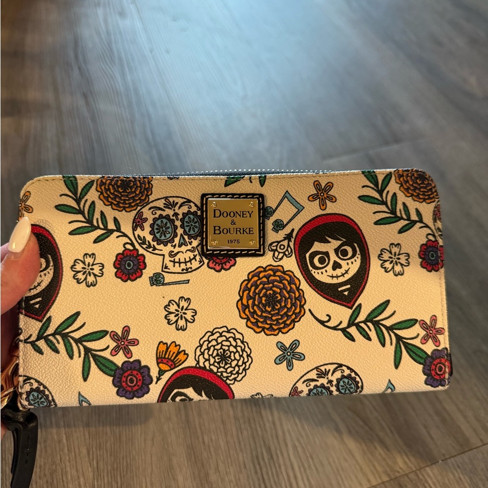 Dooney & Bourke Day of the Dead Floral Wallet (Coco)